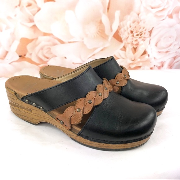 Dansko Shoes - Dansko clogs braised details black brown size 6